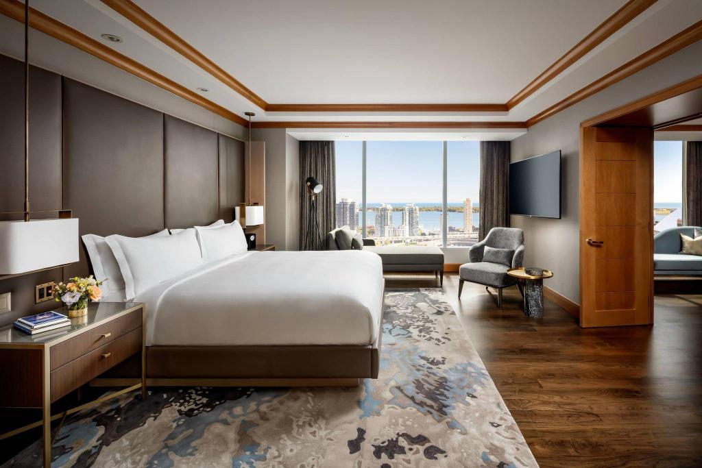 1 Bedroom, Presidential, the Ritz, Suite, King Bed, Tower View, Club Floor, Corner
