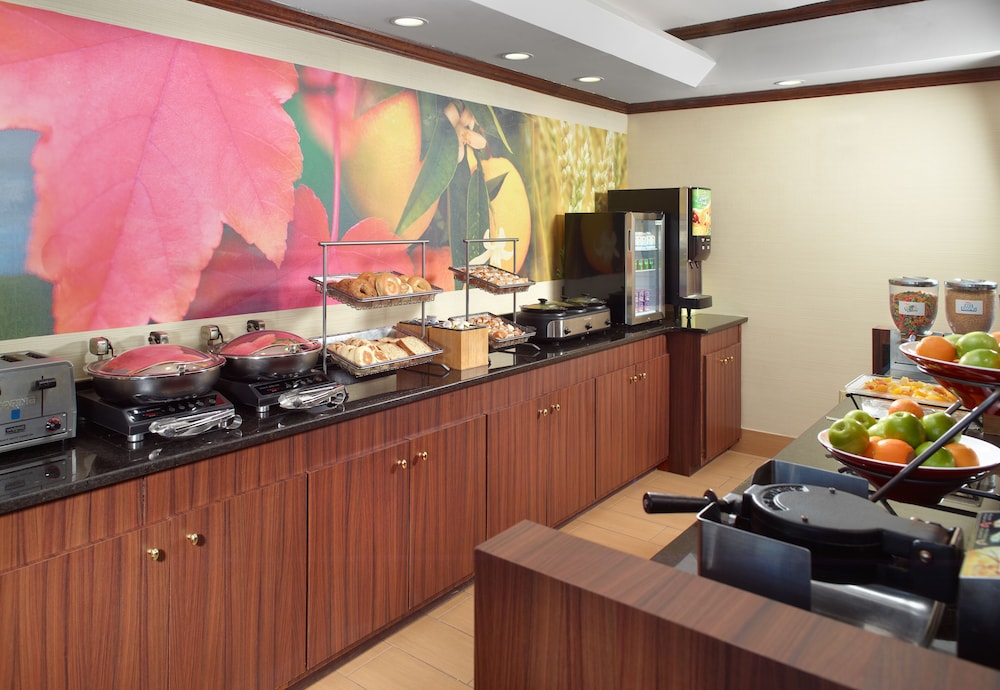 Fairfield Inn & Suites Clarksville 17/21