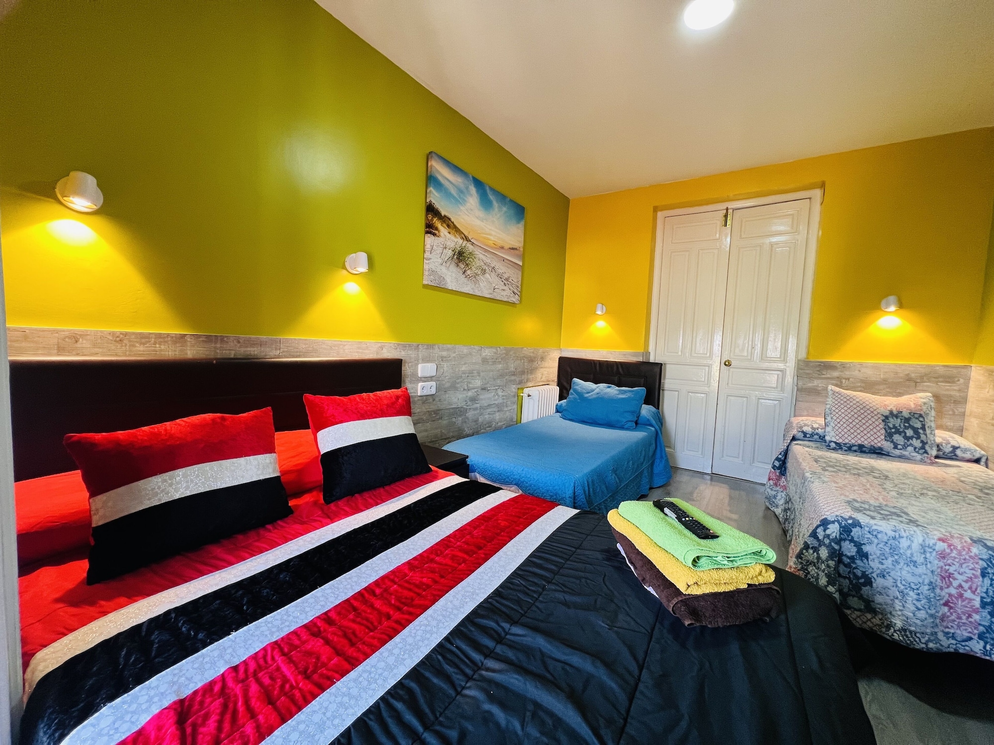 ROOM, QUADRUPLE