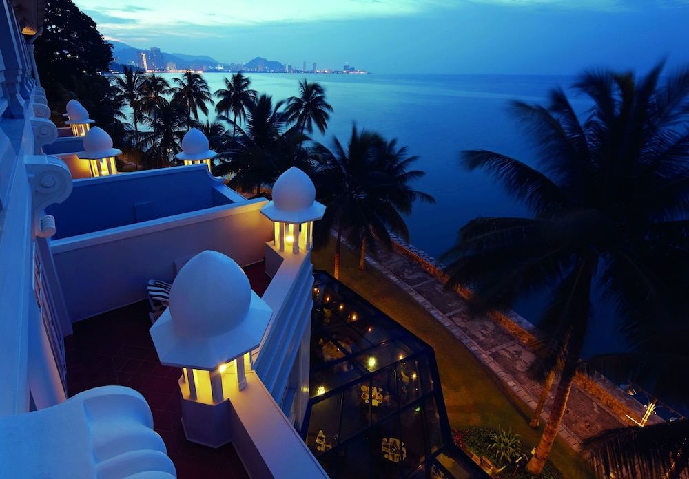 Eastern and Oriental Hotel Penang 67/71
