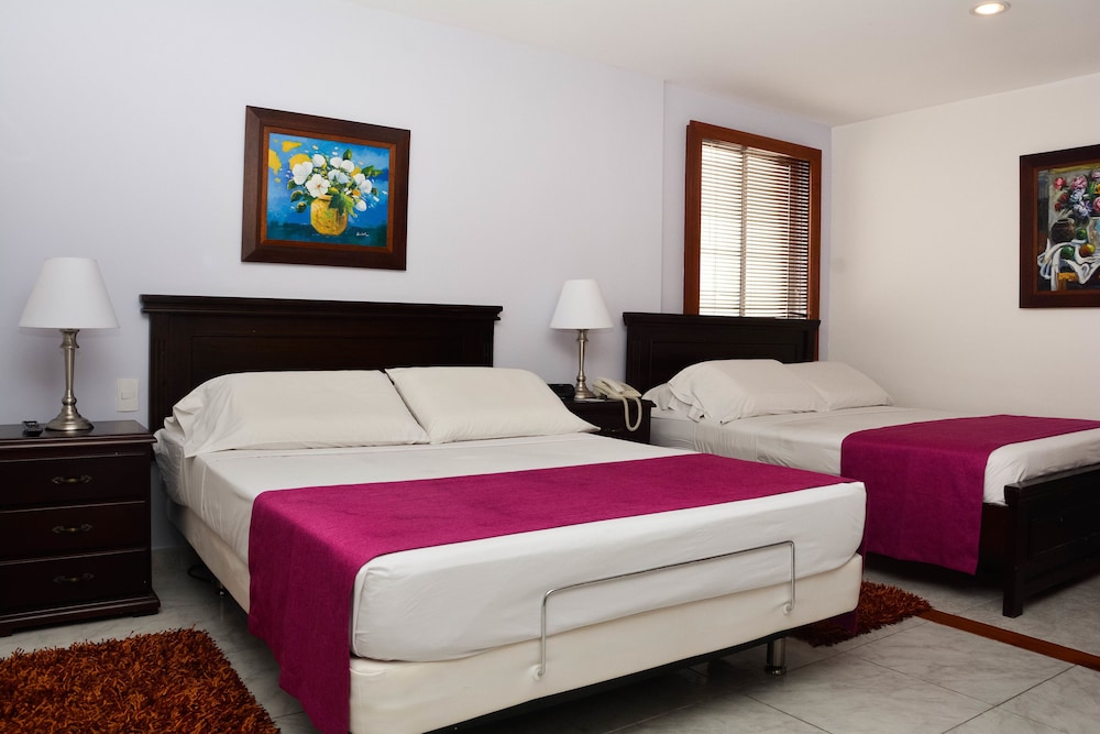 Hotel Karlo 15/50