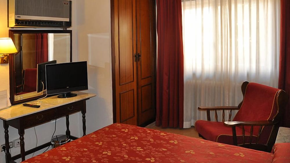 Hotel Reyes Catolicos 21/39