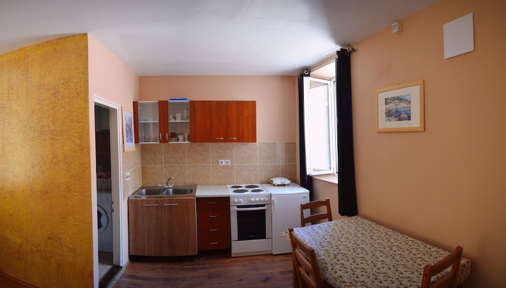 Apartments Mia 24/50