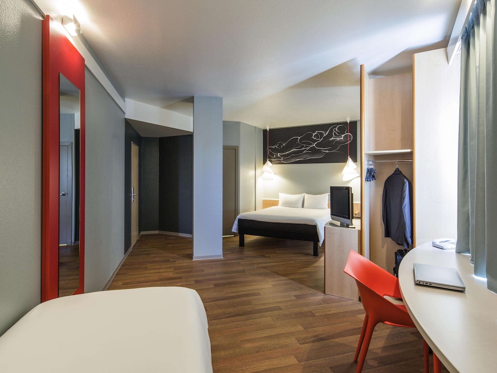 Ibis Sevilla 50/73