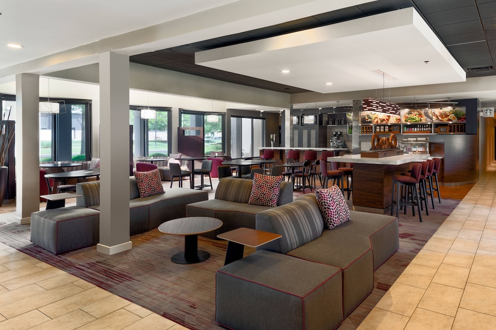 Courtyard Cincinnati Blue Ash 32/46