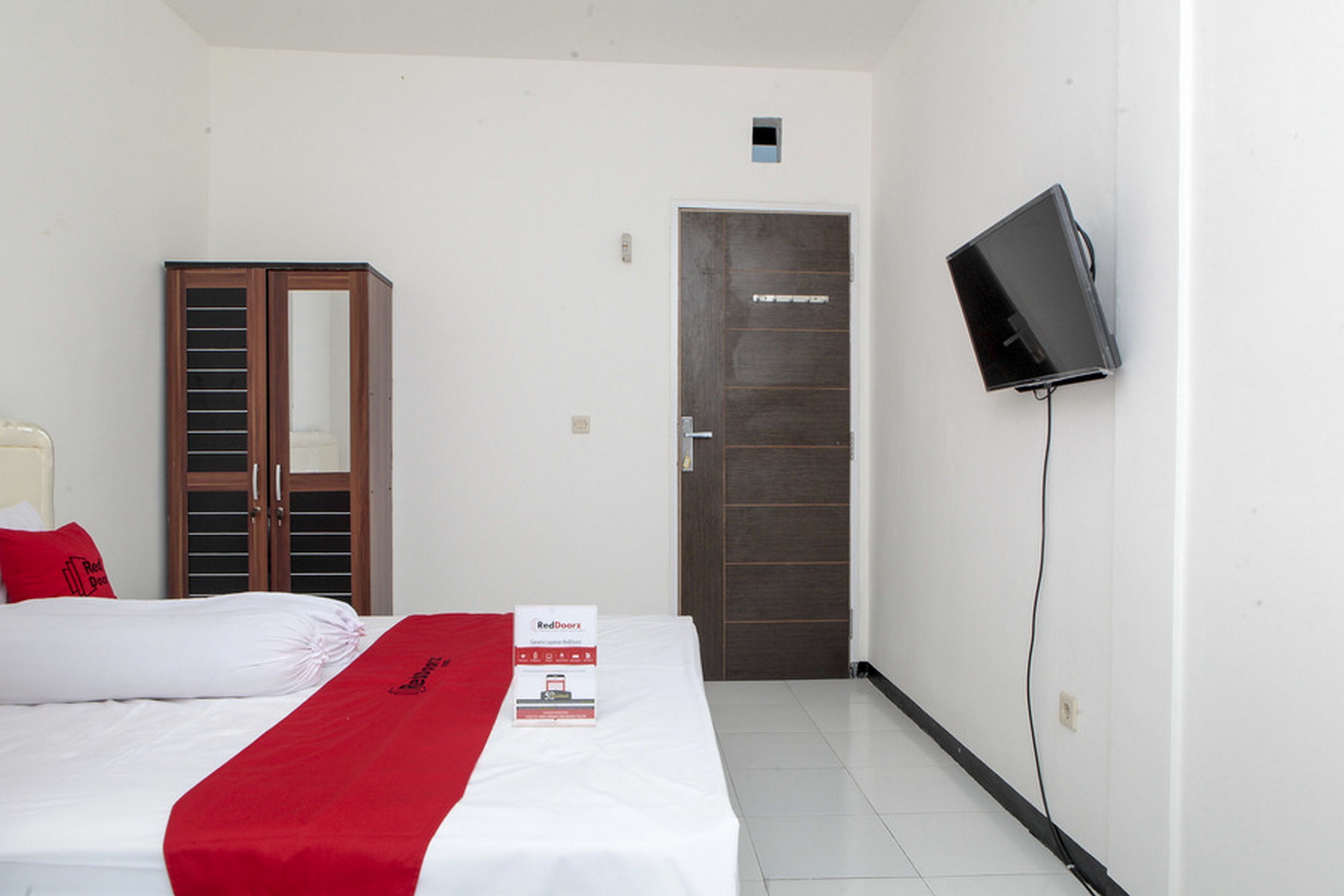 Reddoorz Plus Near Telkom Corporate University 14/29