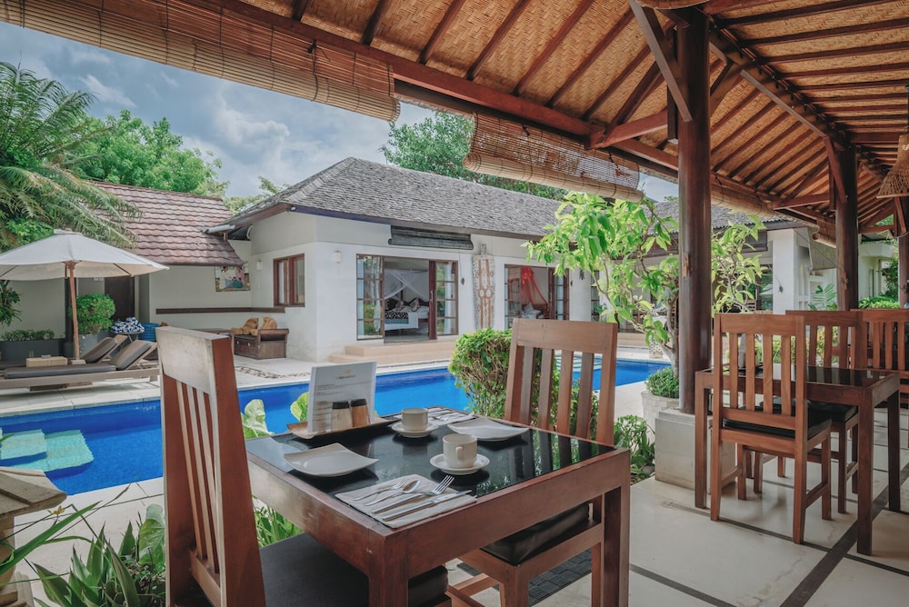 Frangipani Beach Villa 56/68