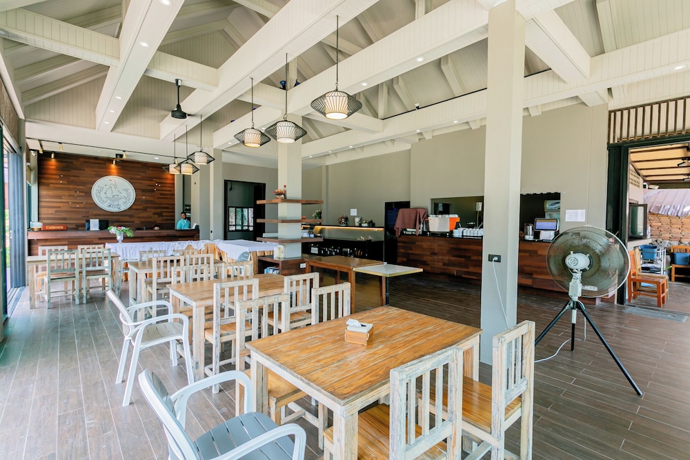 Tonsai Bay Resort 33/50