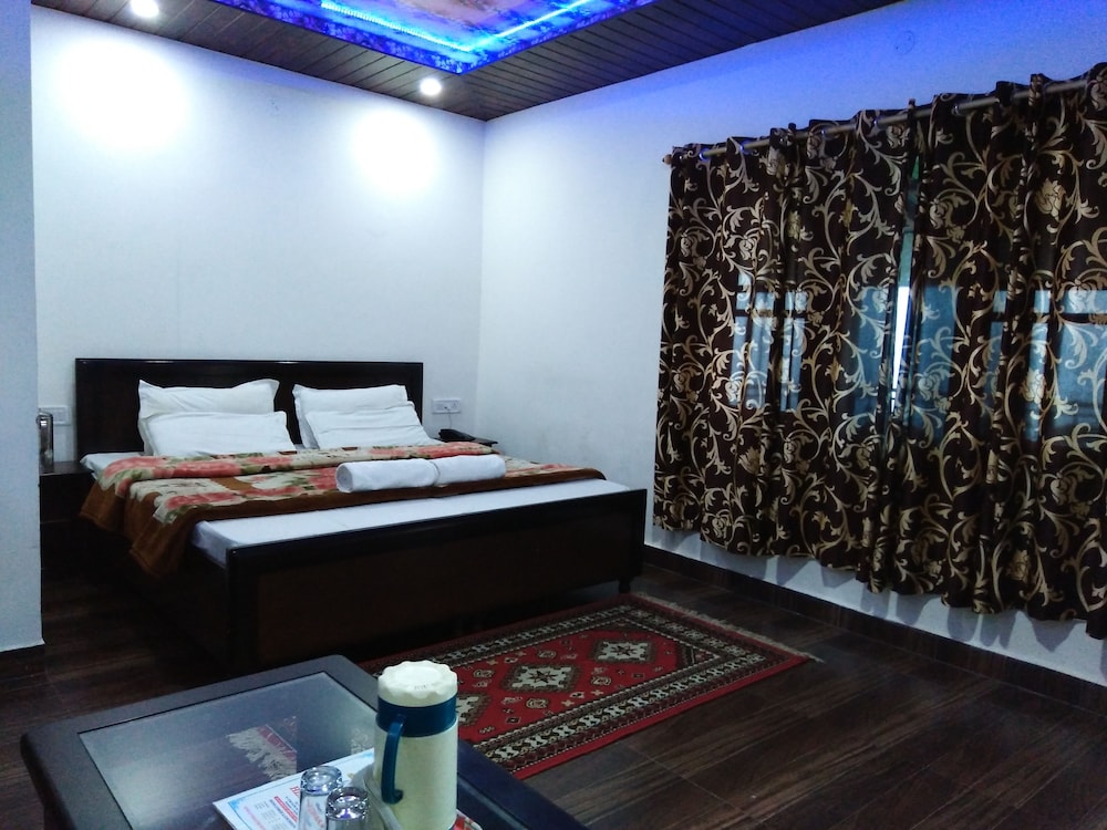 Hotel Himdhara 10/22