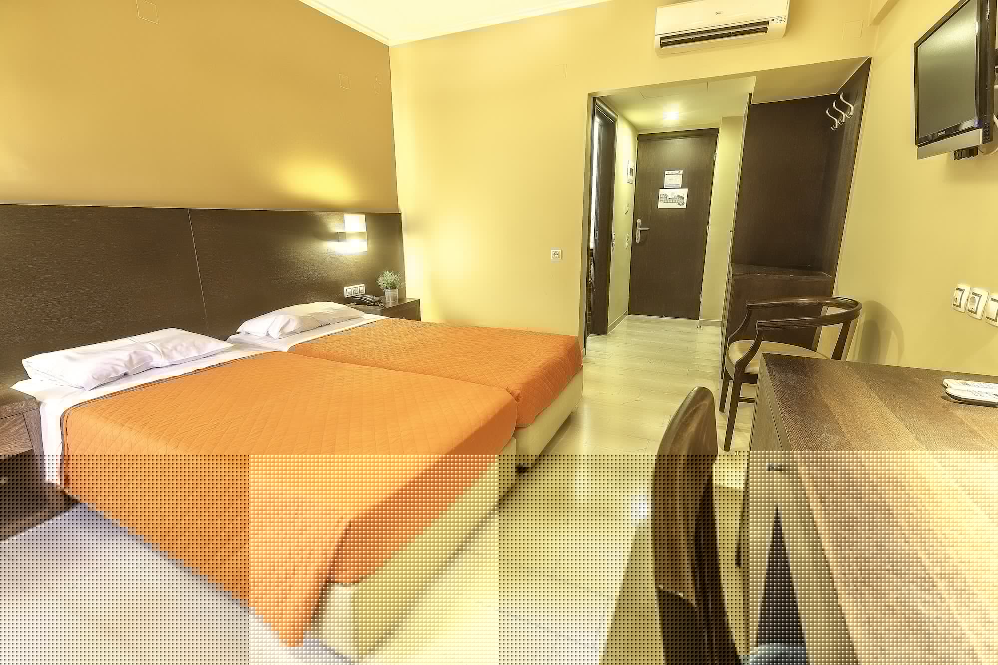 ROOM, SINGLE