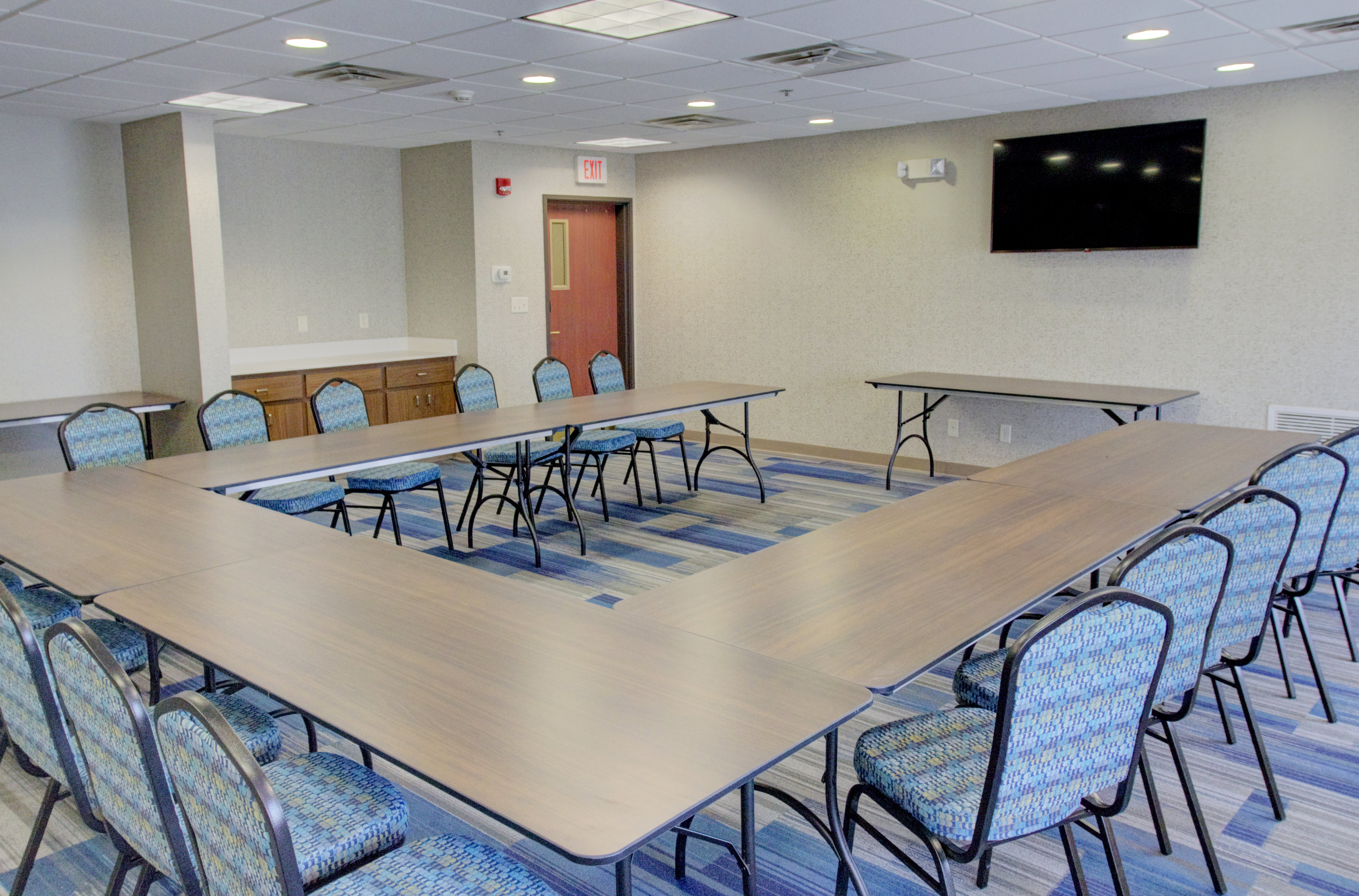 Holiday Inn Express Hotel Suites Le Mars 46/48