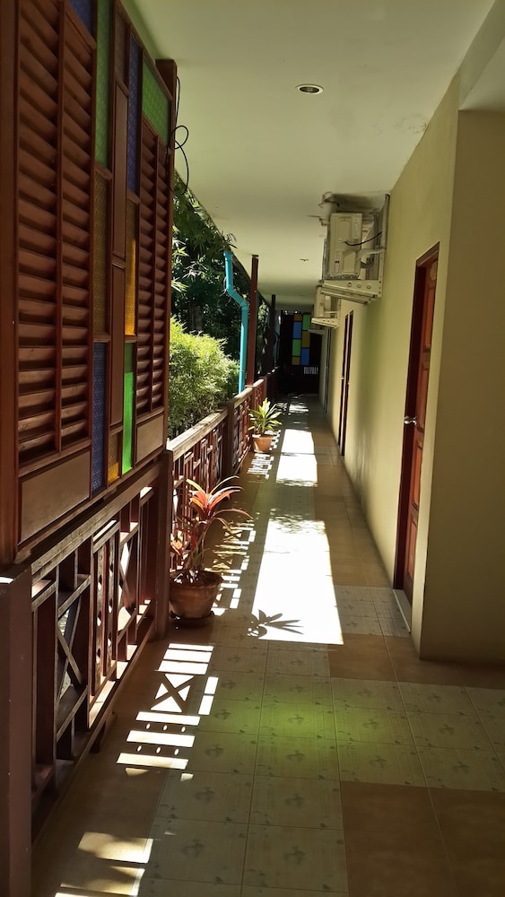 Rattana Guesthouse Bungalow 8/50