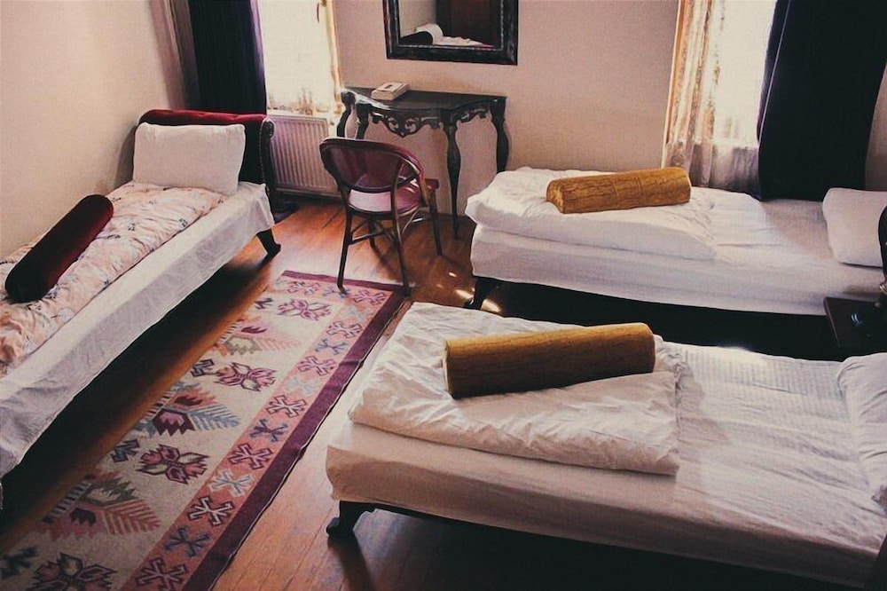 Chambers Of The Boheme 41/50