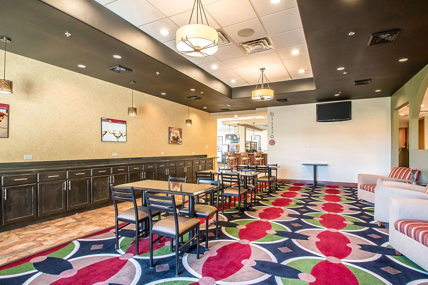 Clarion Inn Elmhurst - Oak Brook near I-88, I-290, I-294 27/43
