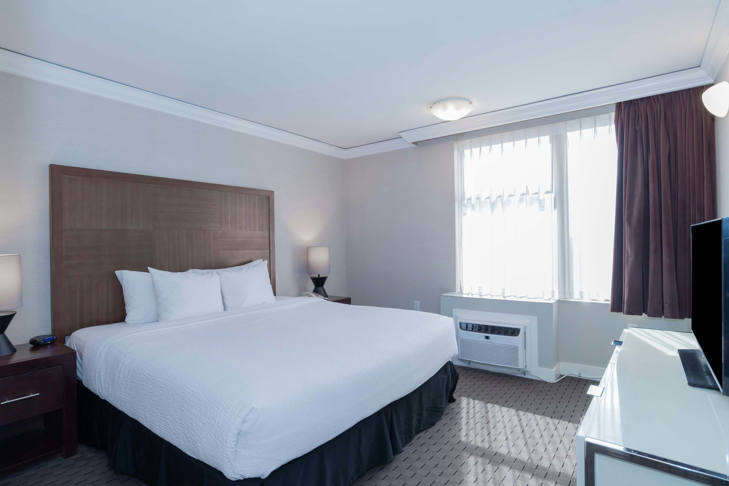 Suite, King Bed, Kitchenette, South Tower