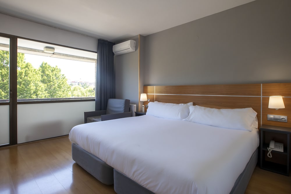 Hotel Sancho Ramirez Formerly Tryp Sancho Ramirez 13/59