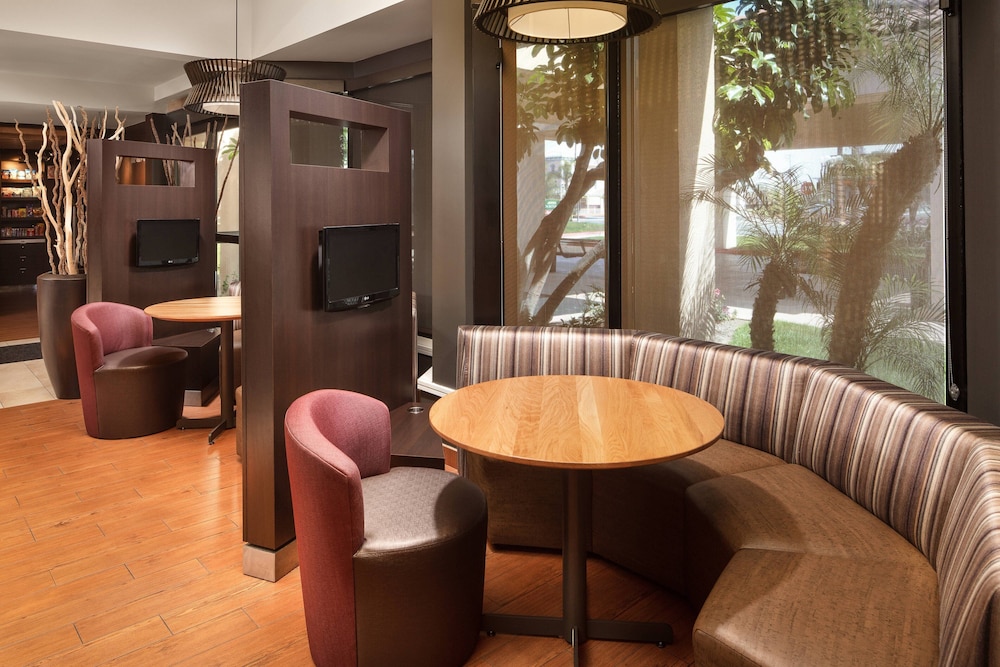Courtyard Anaheim Buena Park 27/42