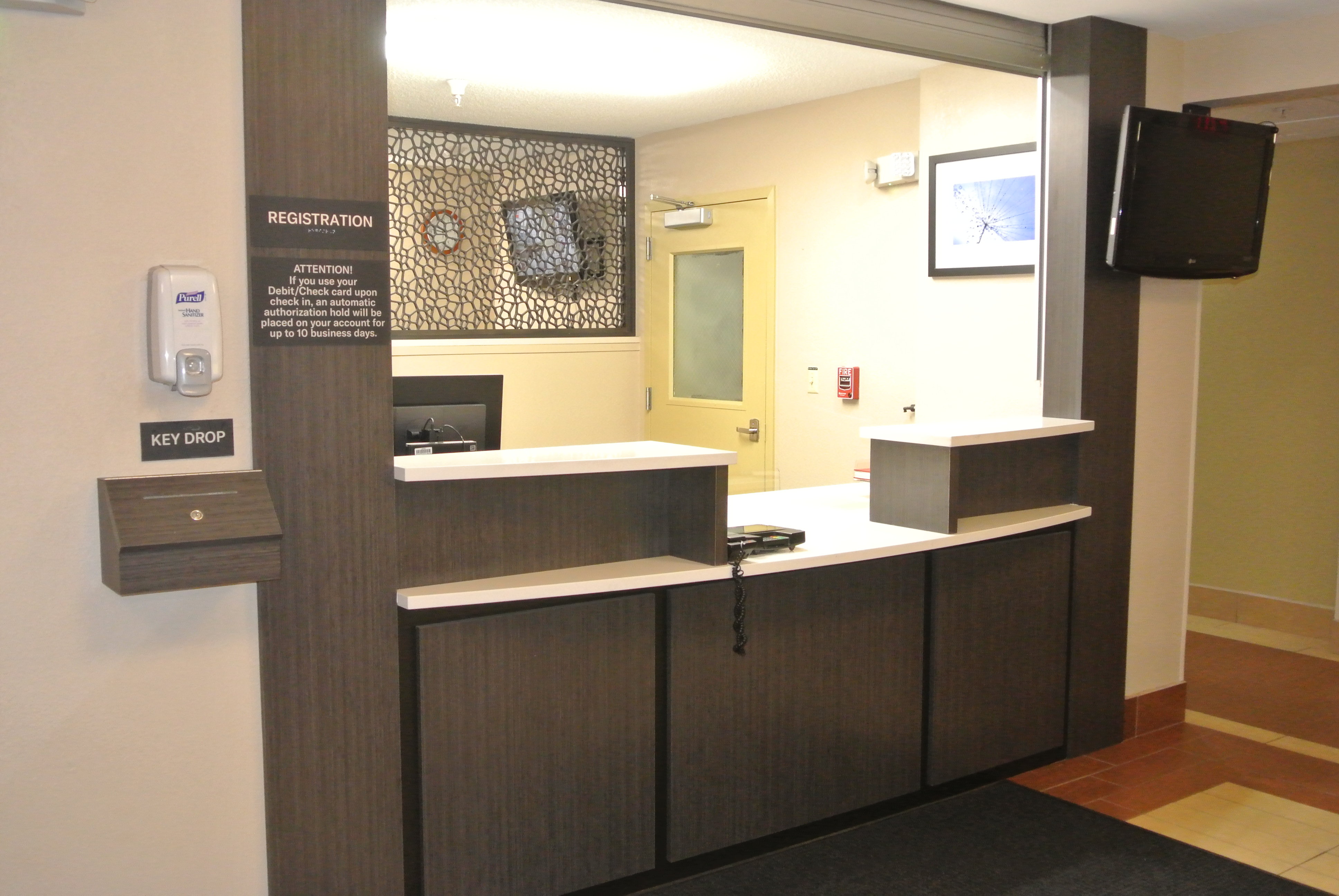 CANDLEWOOD SUITES WASHINGTON-FAIRFAX 4/17