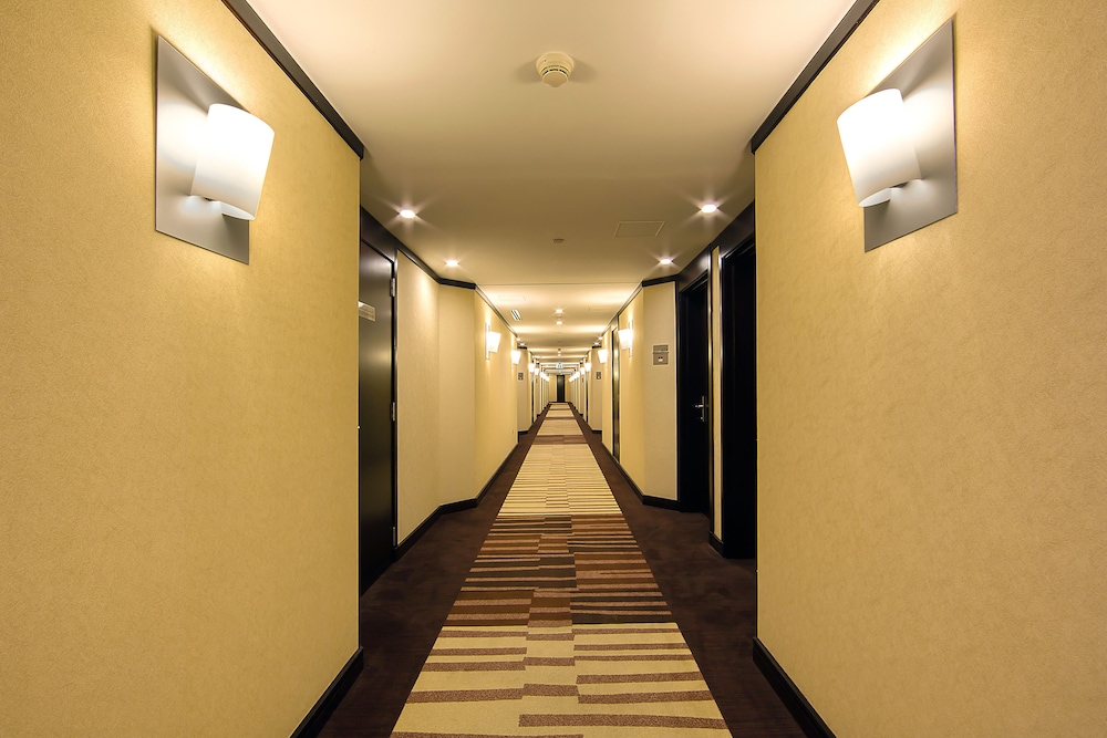 Ramada Plaza By Wyndham Dubai Deira 25/50