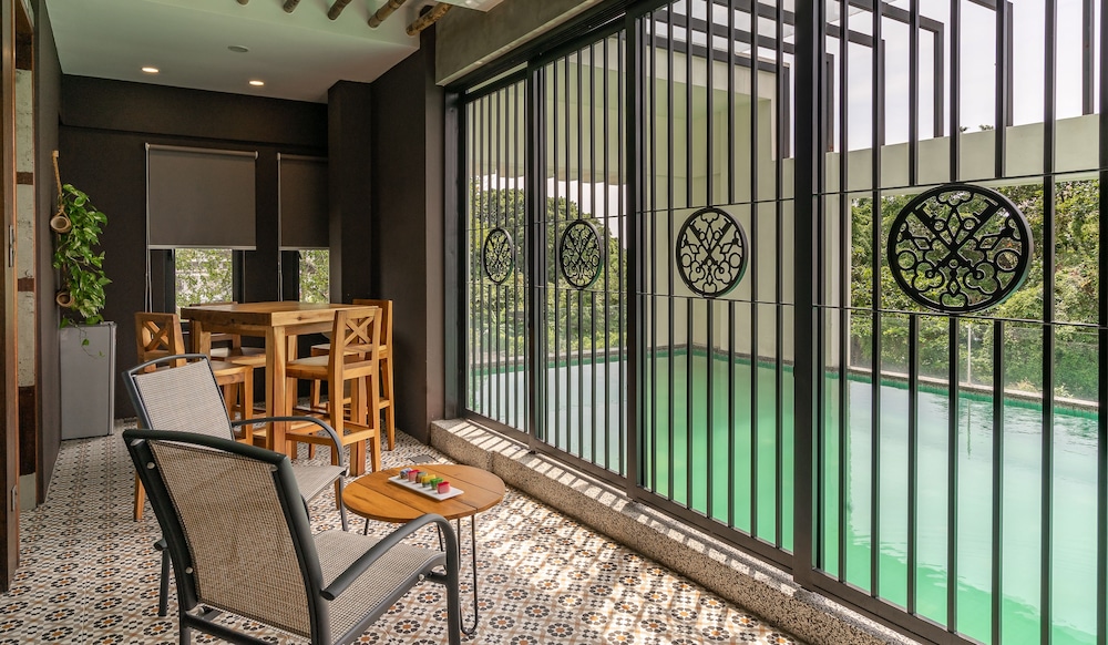Treasures Hotel & Suites 5/64