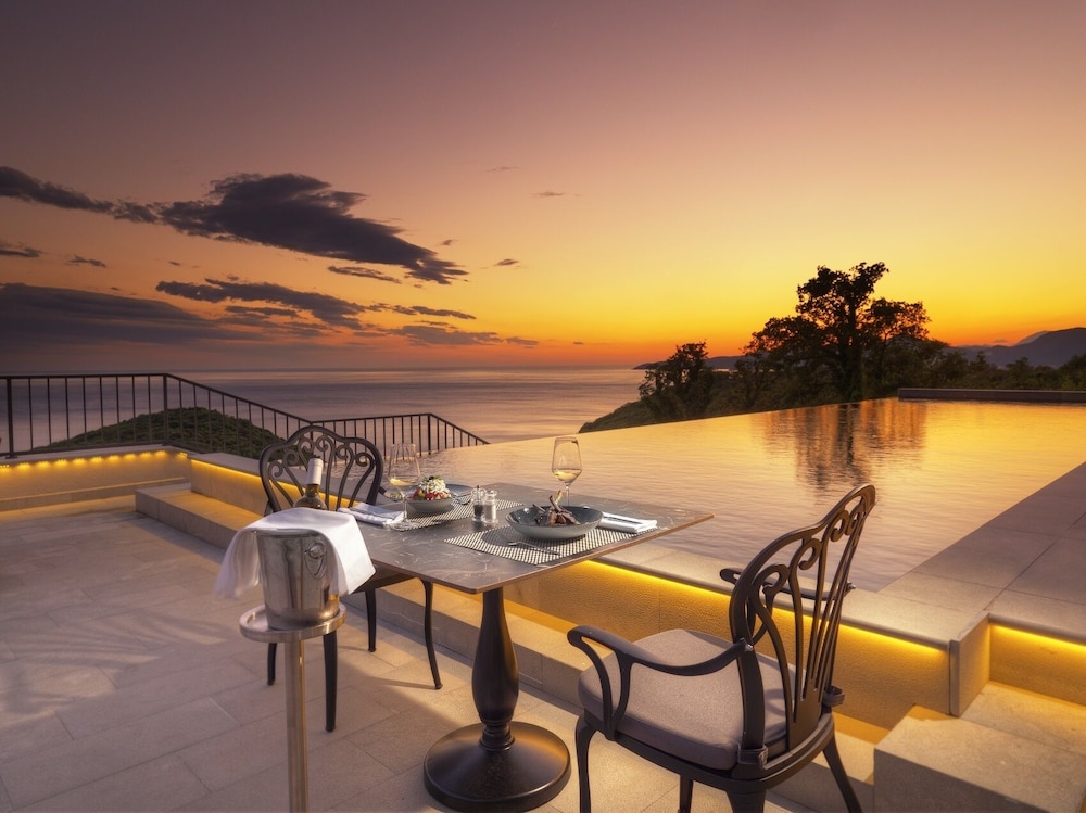 Vivid Blue Serenity Resort (Adult Only) 66/76