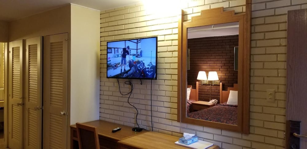 Americas Premier Inn 10/17
