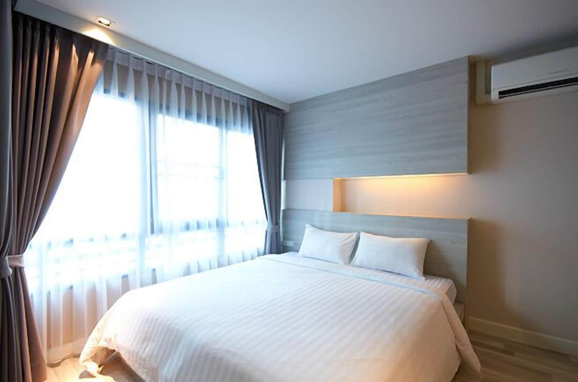 1 BEDROOM, SUITE