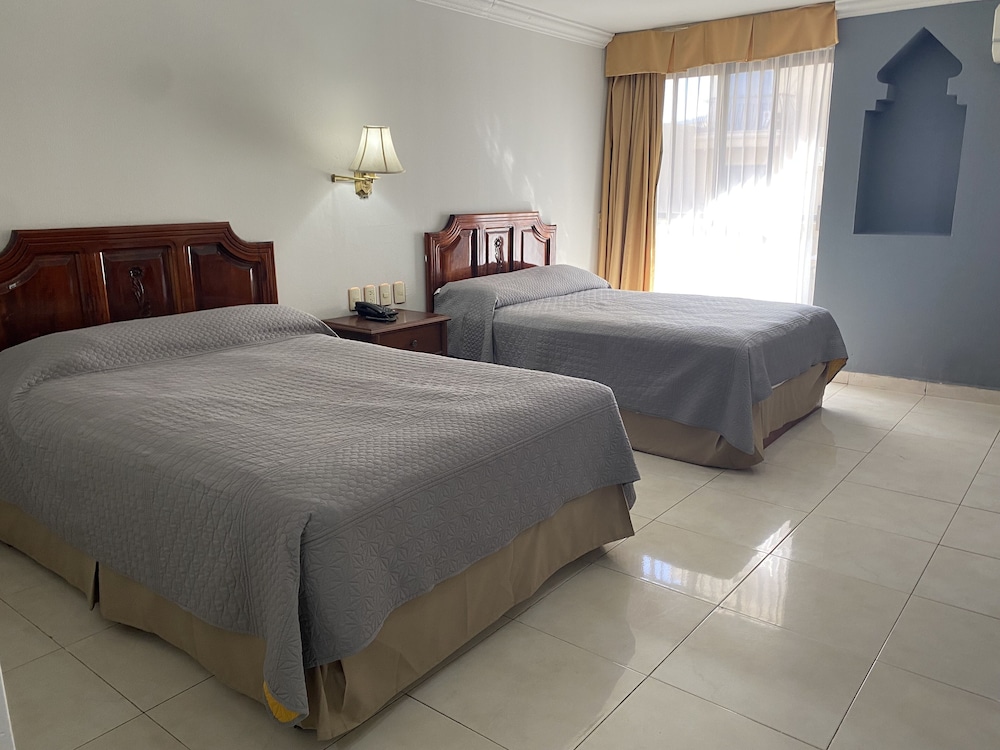 Standard, 2 Double Beds