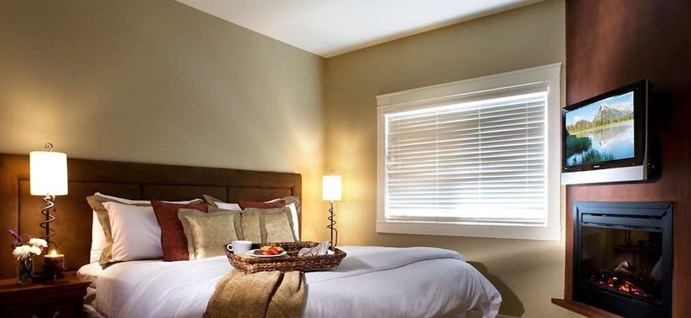 2 BEDROOMS, SUITE, 2 BATHROOMS