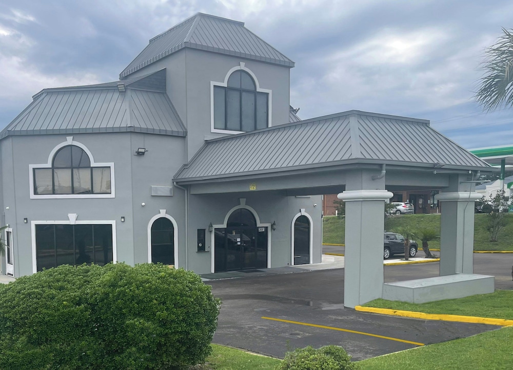Red Roof Inn Orangeburg 1/34