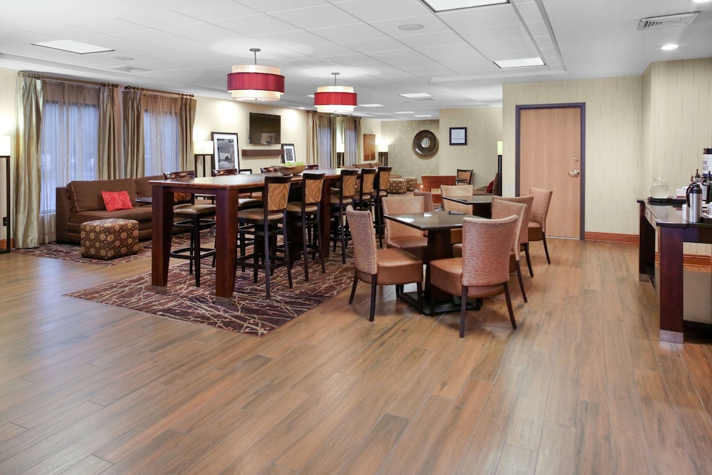 Hampton Inn Portage 35/42