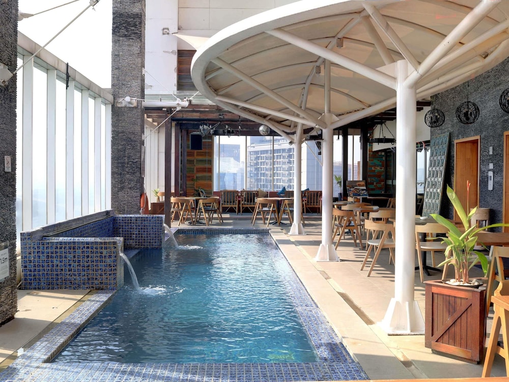 MERCURE JAKARTA SIMATUPANG 36/72