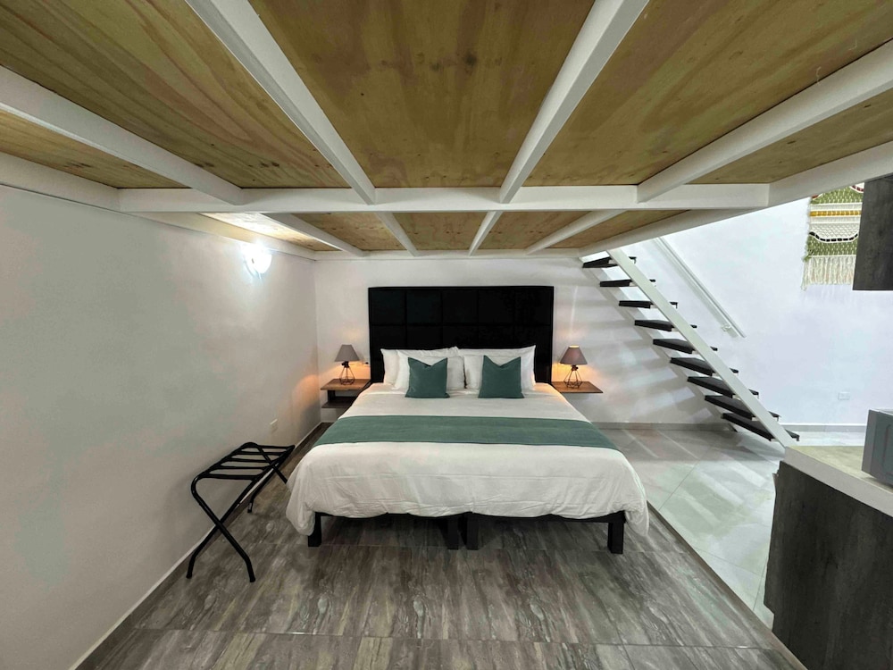 LOFT, SUITE, KING BED