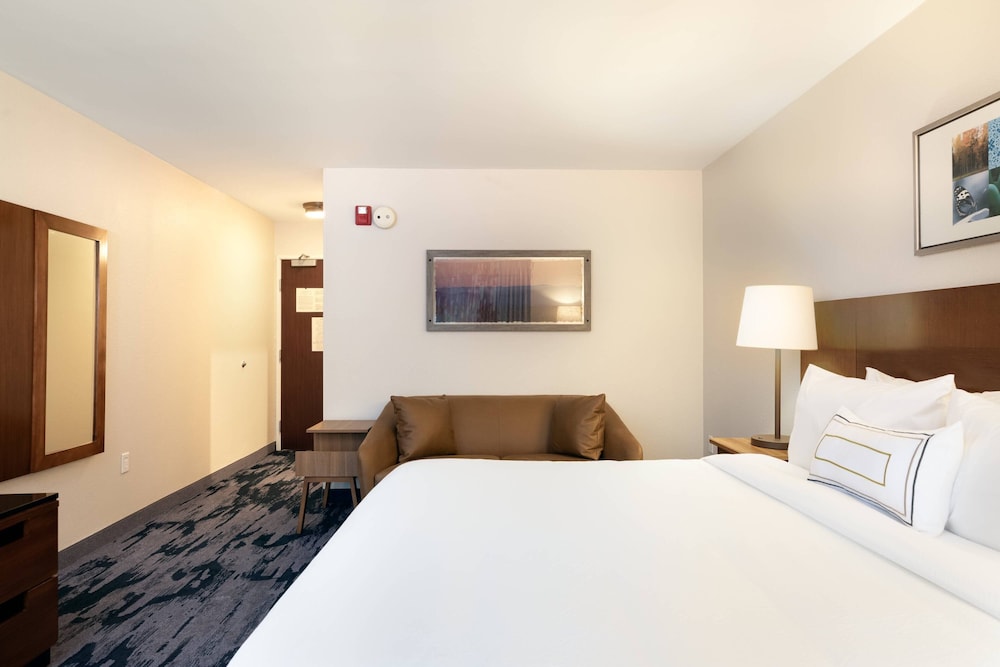 Fairfield Inn & Suites Savannah Airport 7/49