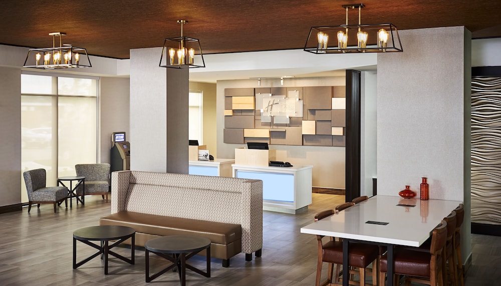 Holiday Inn Express And Suites Brantford 42/66