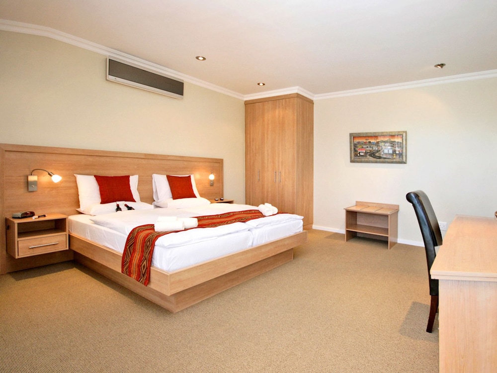 Hajos Lodge and Tours 10/50