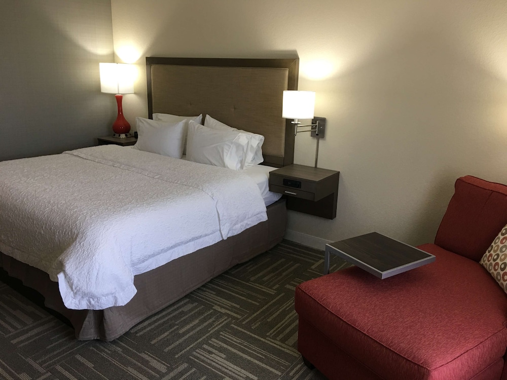 Hampton Inn McPherson KS 21/56