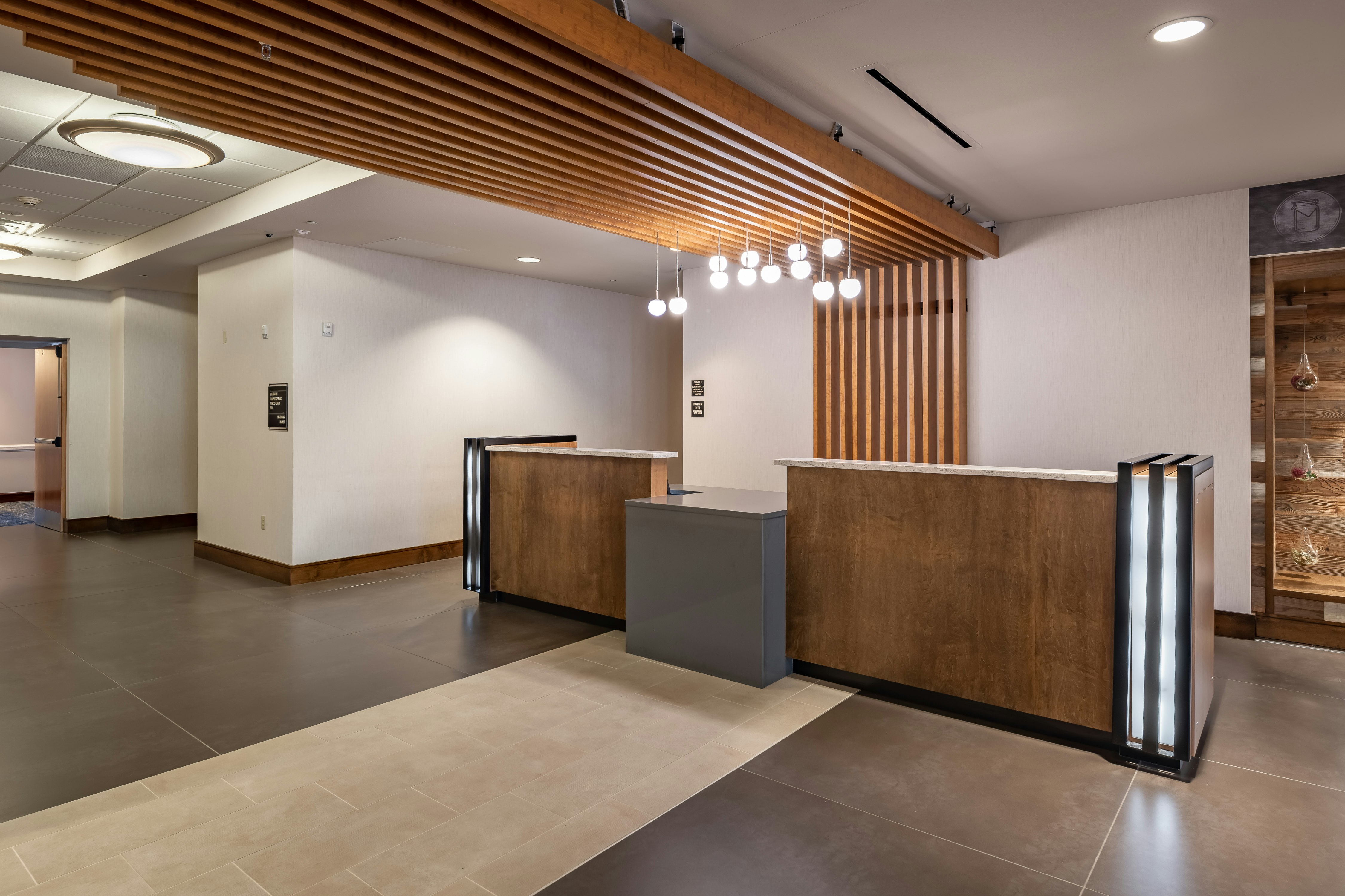DoubleTree by Hilton Hotel Dallas - Farmers Branch 7/47