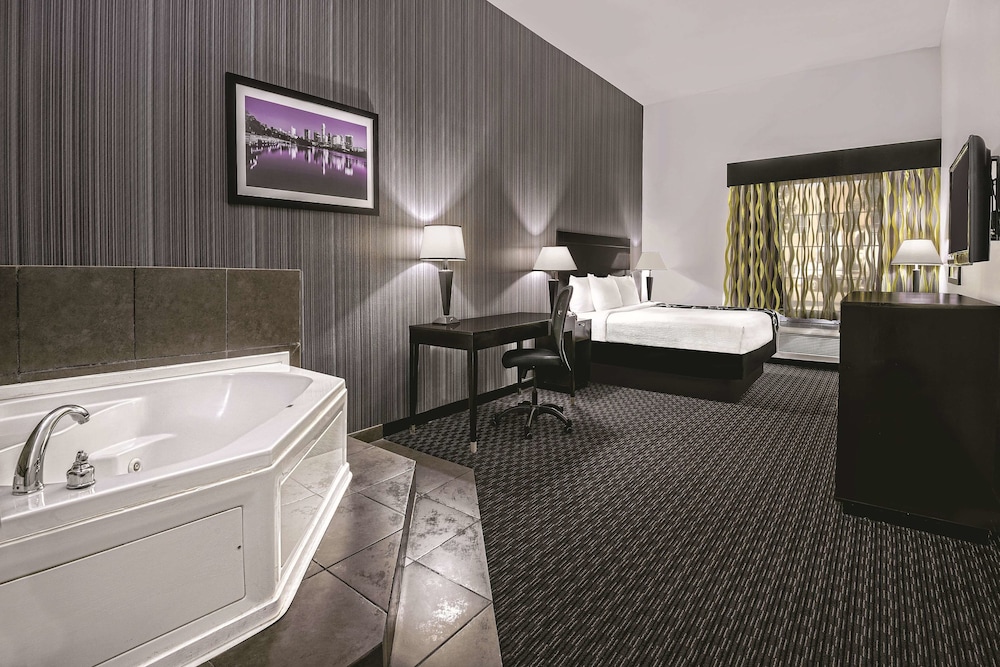 La Quinta Inn & Suites by Wyndham Austin - Cedar Park 16/52