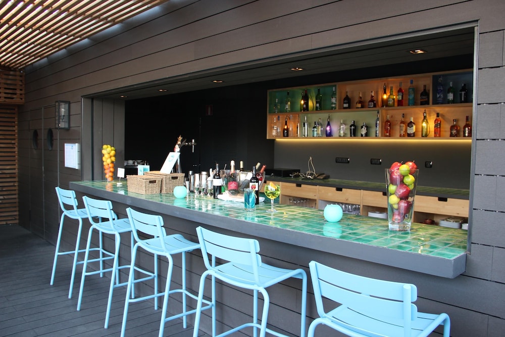 Gallery Hotel 67/75