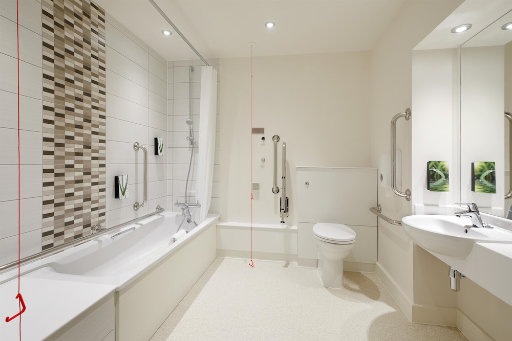 Premier Inn London Uxbridge Town Centre 42/44