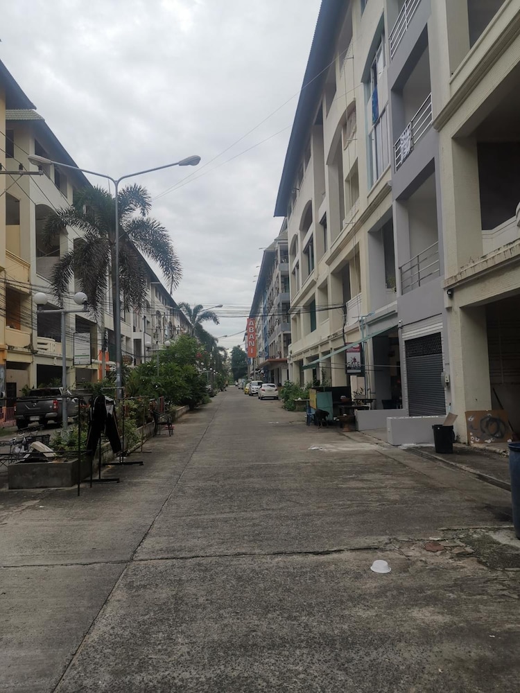 Abani Jomtien Inn 40/50