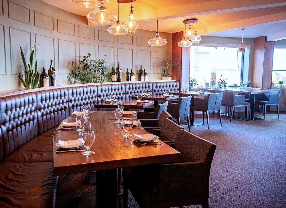 Qualicum Beach Inn 51/70
