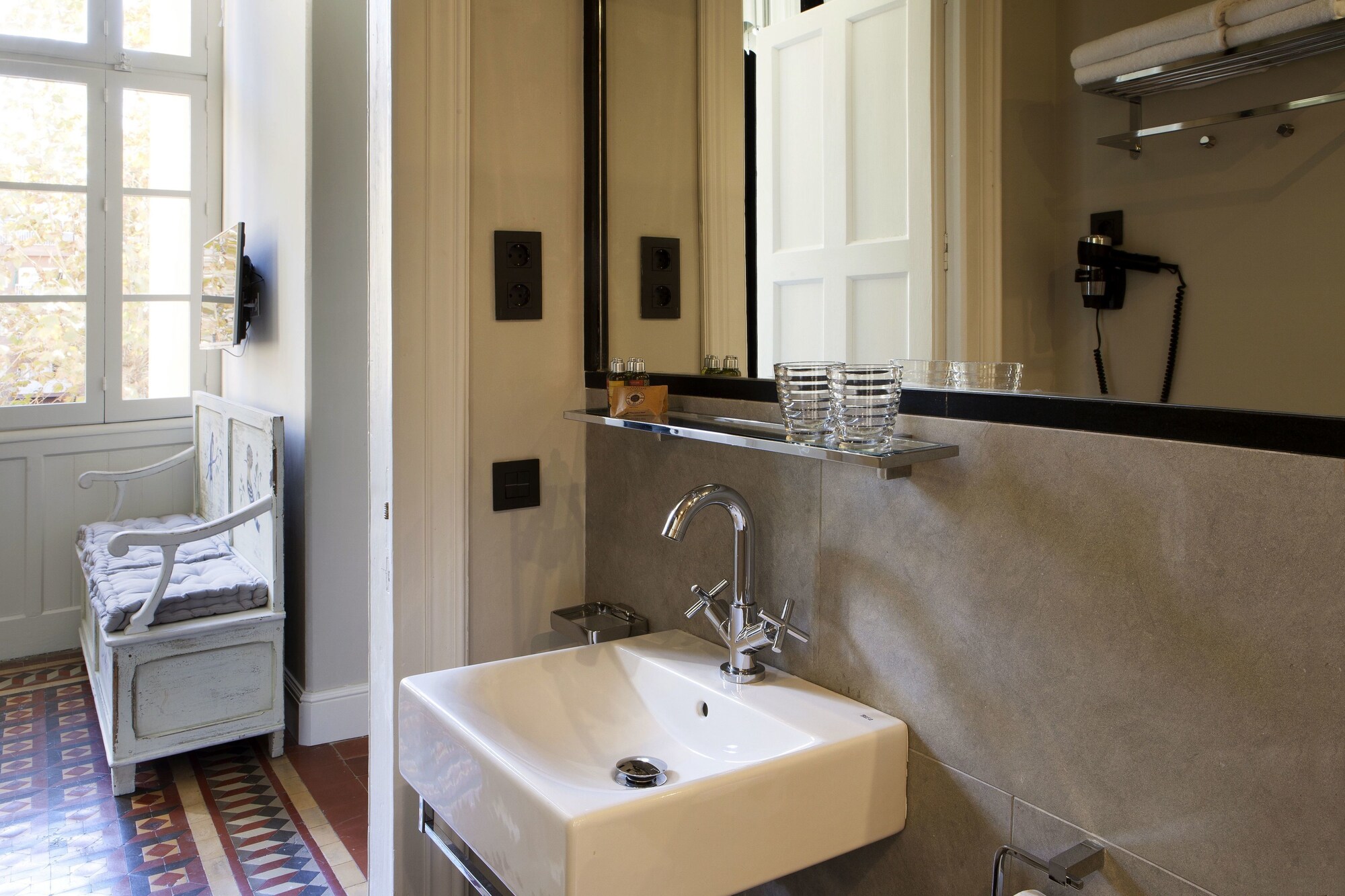 Junior Suite, City View