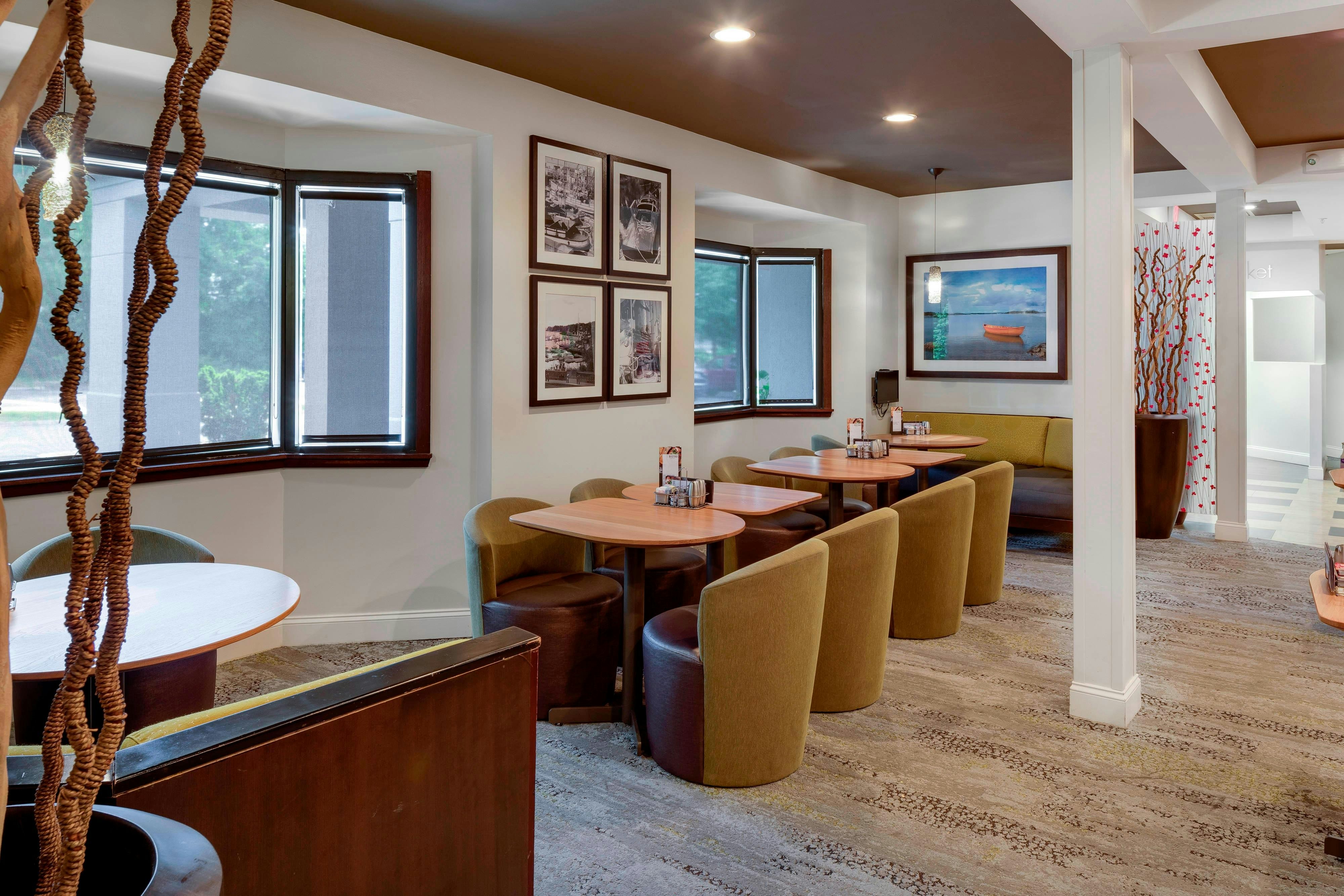 Courtyard By Marriott Portsmouth 6/11