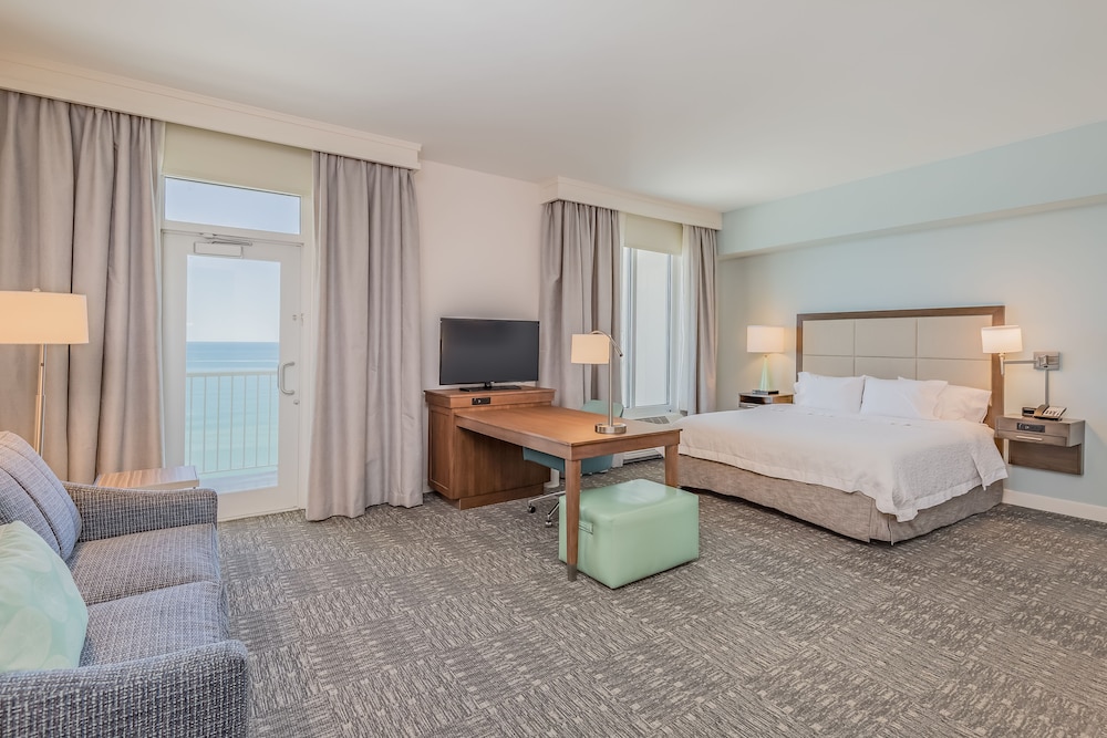 Hampton Inn & Suites Panama City Beach-Beachfront 10/33