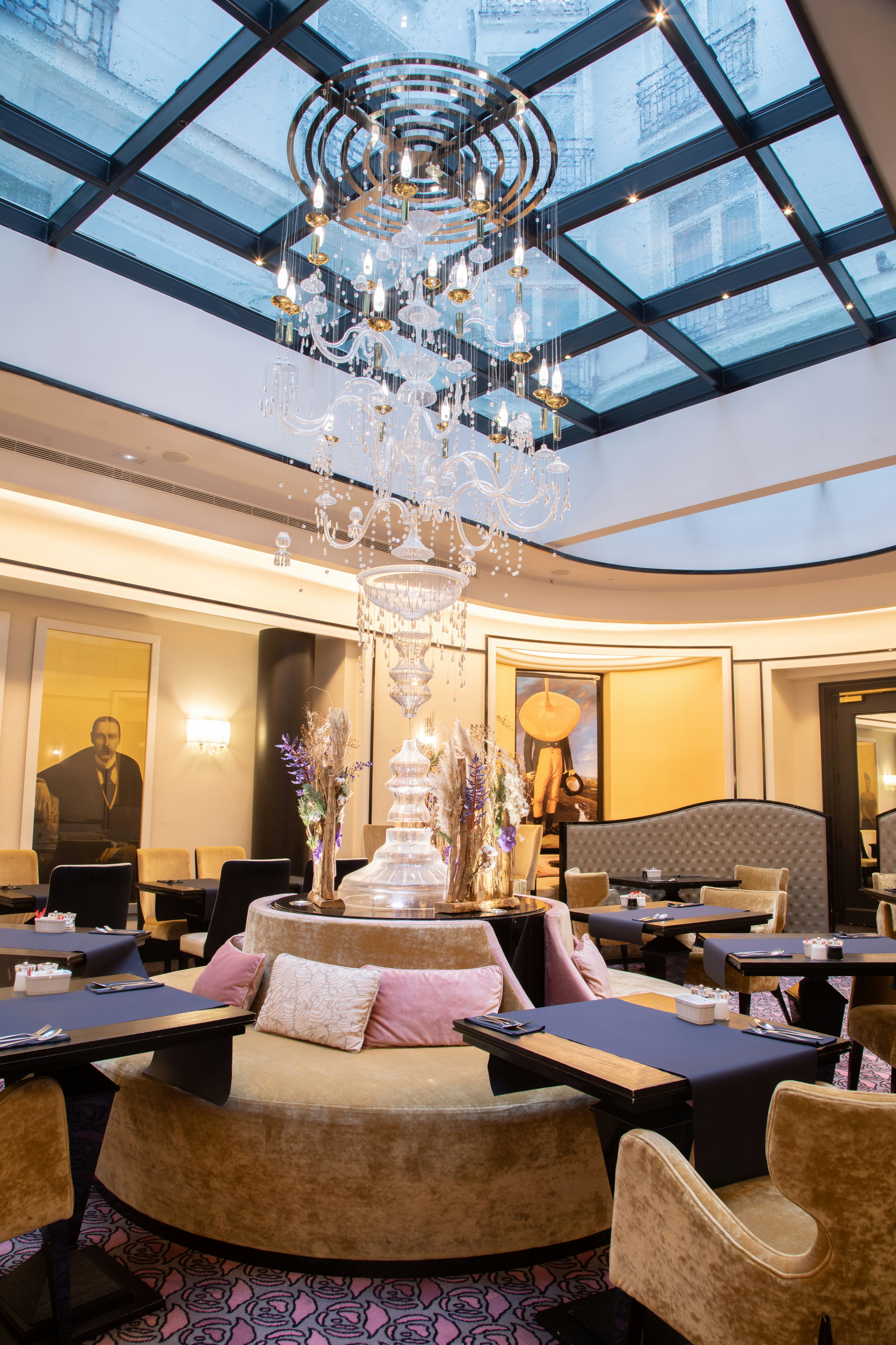 Maison Astor Paris Curio Collection By Hilton 27/43