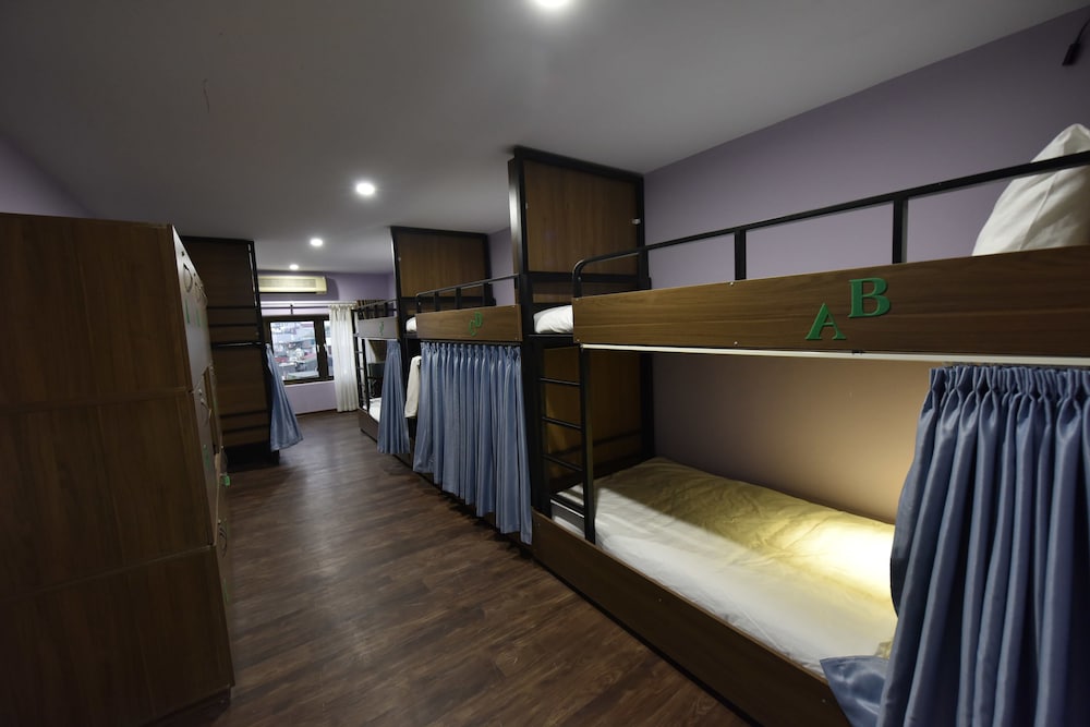 Ibiz City Hostel 18/30