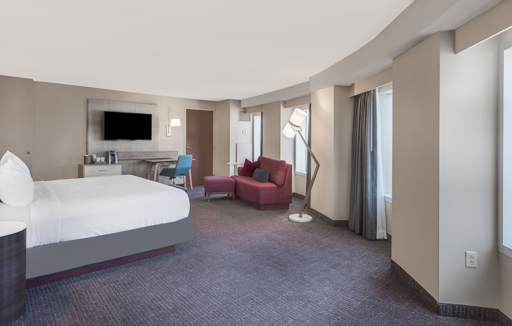 Crowne Plaza Cleveland At Playhouse Square An Ihg Hotel 14/77