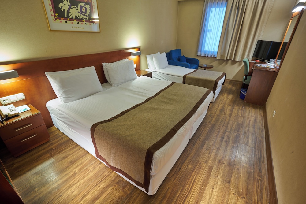 Room at Feronya Hotel, ISTANBUL